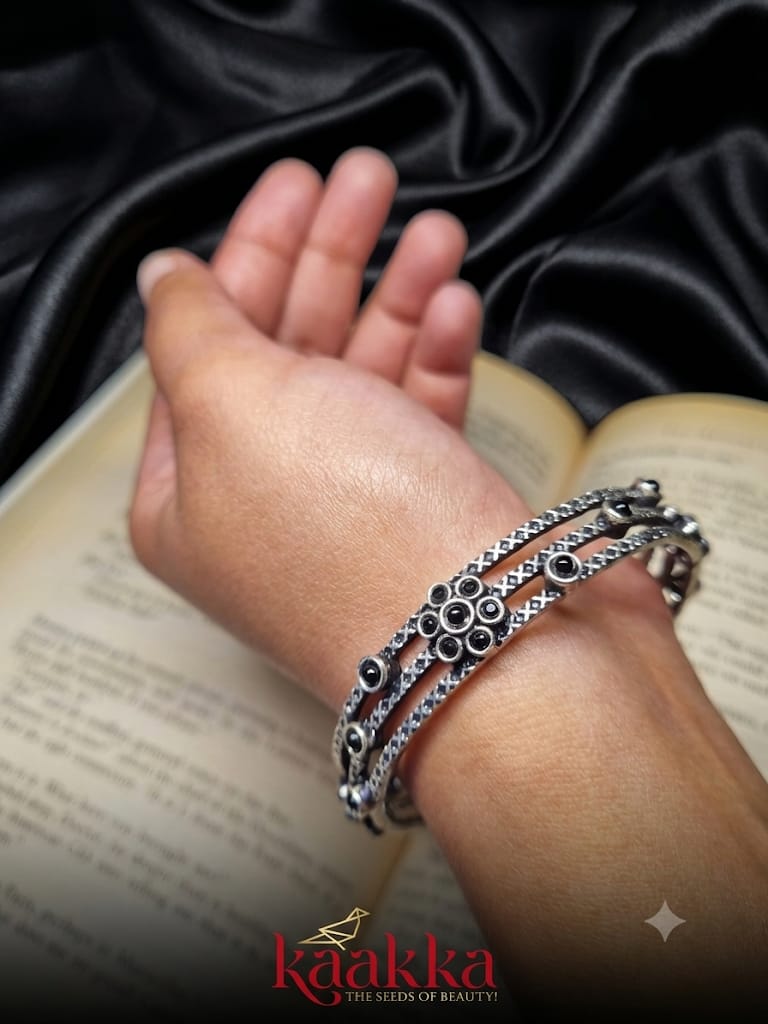 Floral Black Bangle - BM03