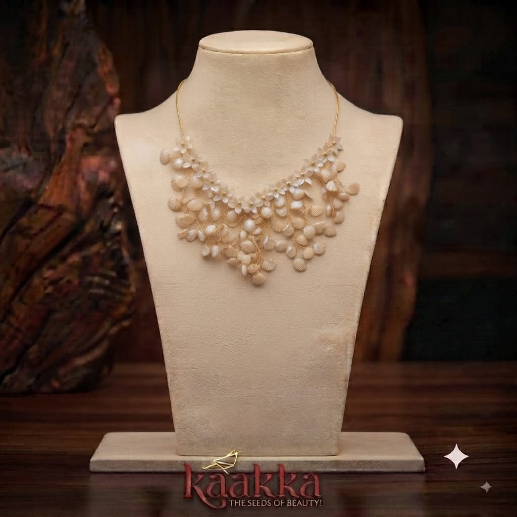 White Shell Floral Necklace - PC08