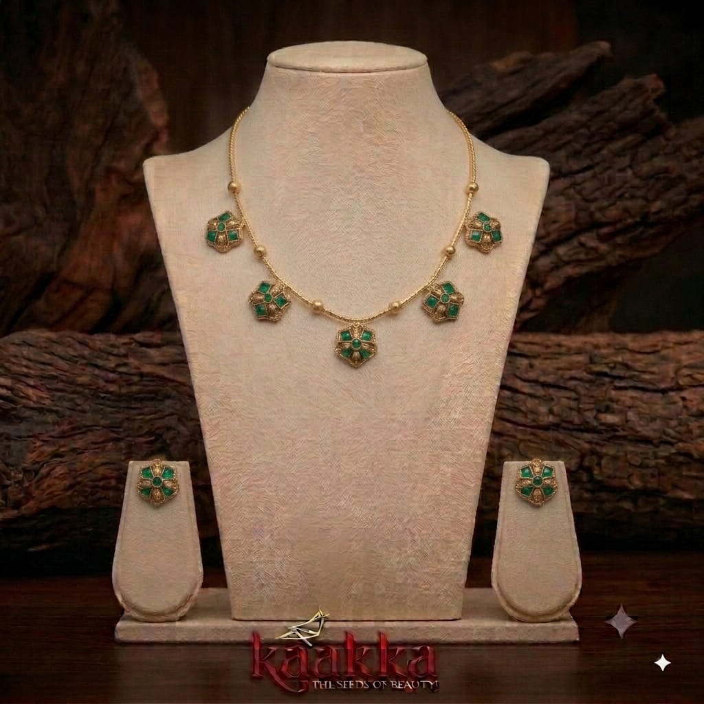 Green Floral Necklace with Earrings - SN35